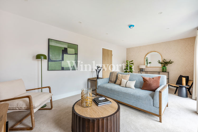 030620252 WWHRS Show Home 38 Crawley Road N22 6 AG 015