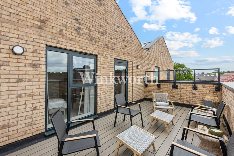 030620252 WWHRS Show Home 38 Crawley Road N22 6 AG 029
